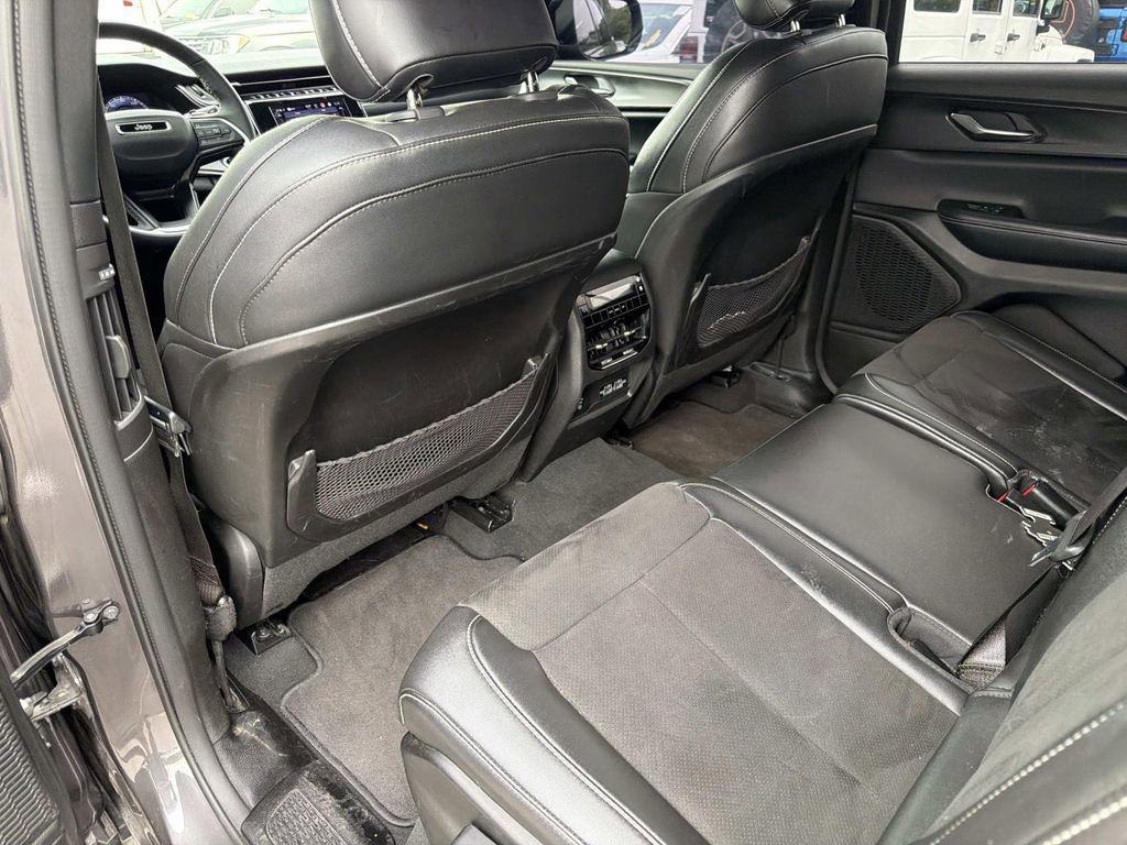 Used 2024 Jeep Grand Cherokee L Laredo AWD/4WD image 16