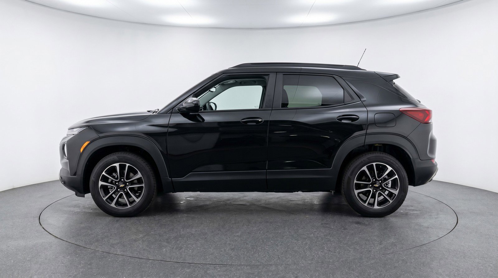 Used 2025 Chevrolet TrailBlazer LT AWD/4WD image 5