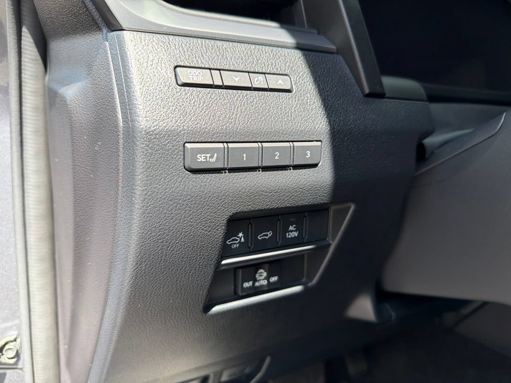 Used 2025 Lexus GX 550 AWD/4WD image 17