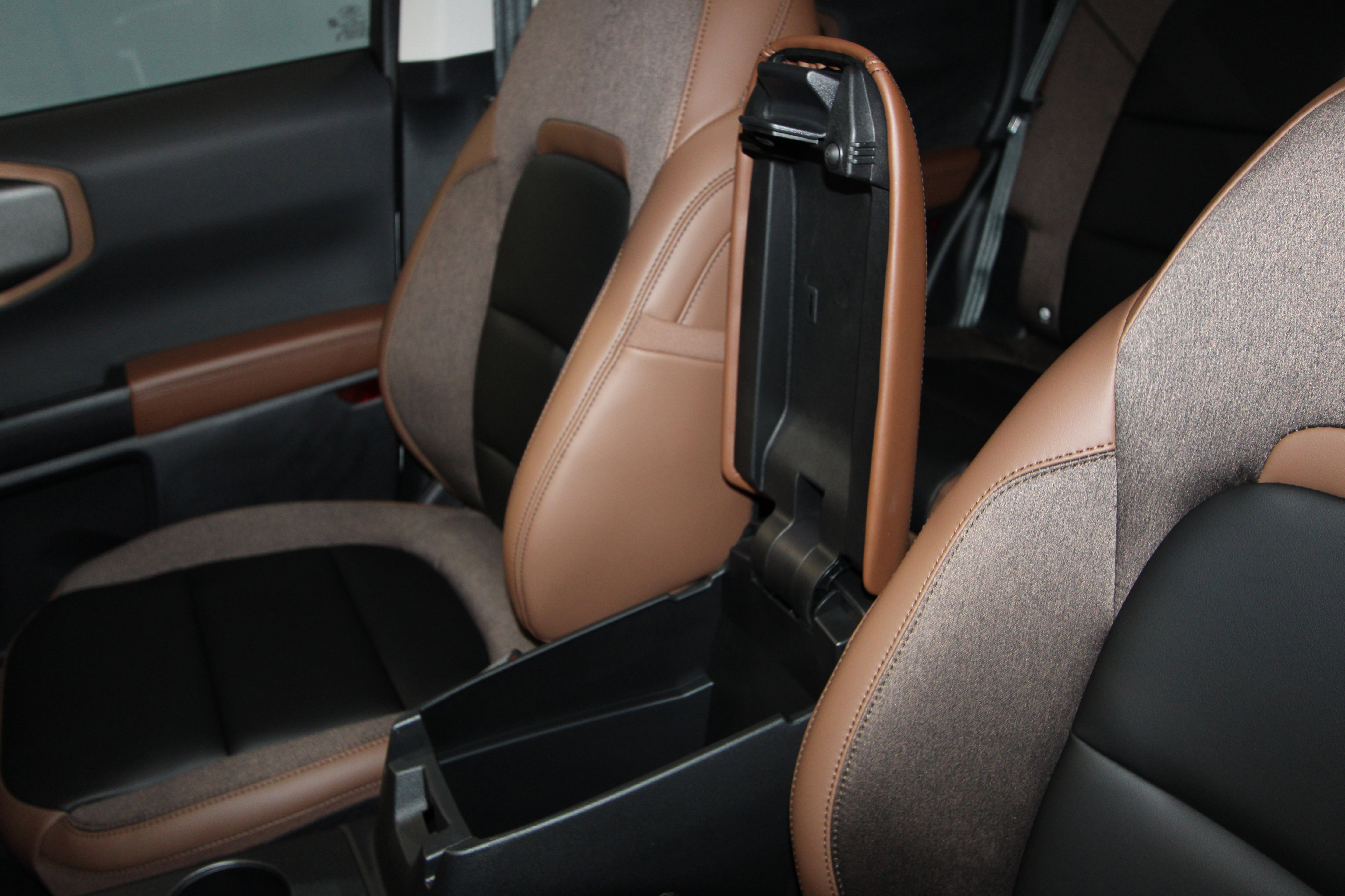 New 2026 Ford Bronco Sport Outer Banks w/ Outer Banks Tech Package+ AWD/4WD image 17