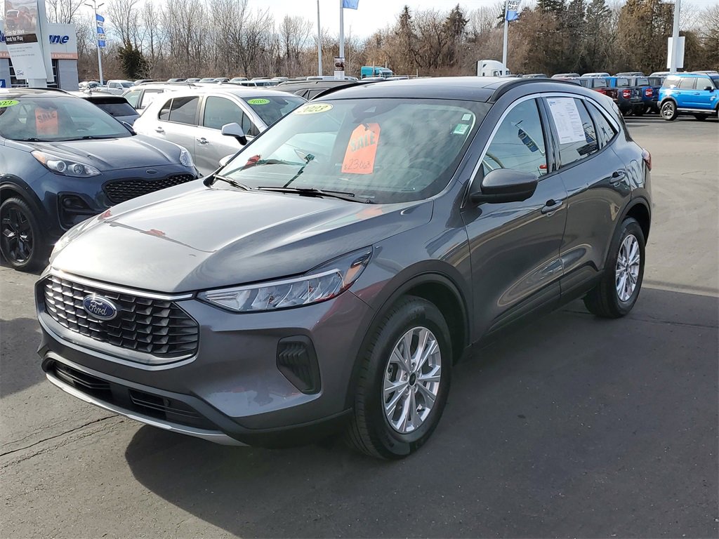 Used 2023 Ford Escape Active w/ Tech Pack #2 image 3