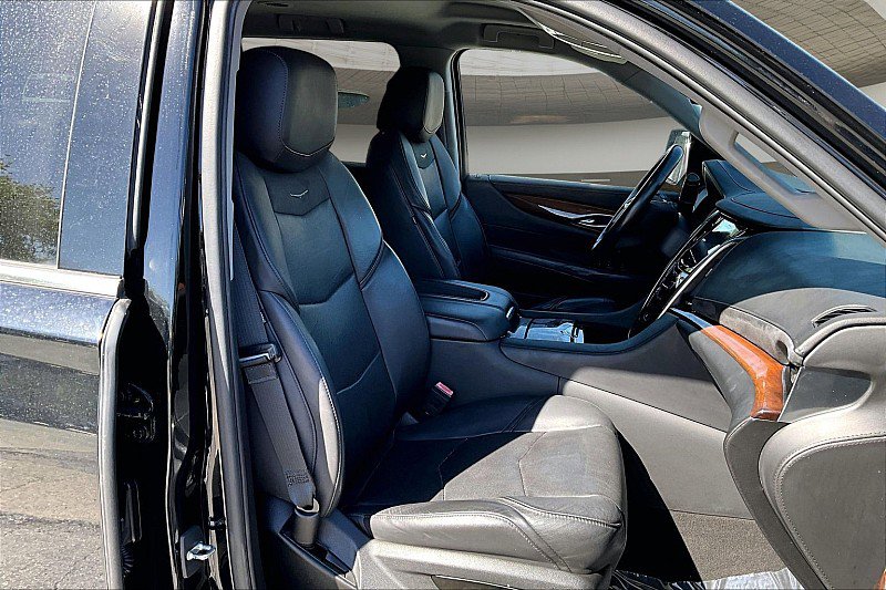 Used 2019 Cadillac Escalade 2WD image 8