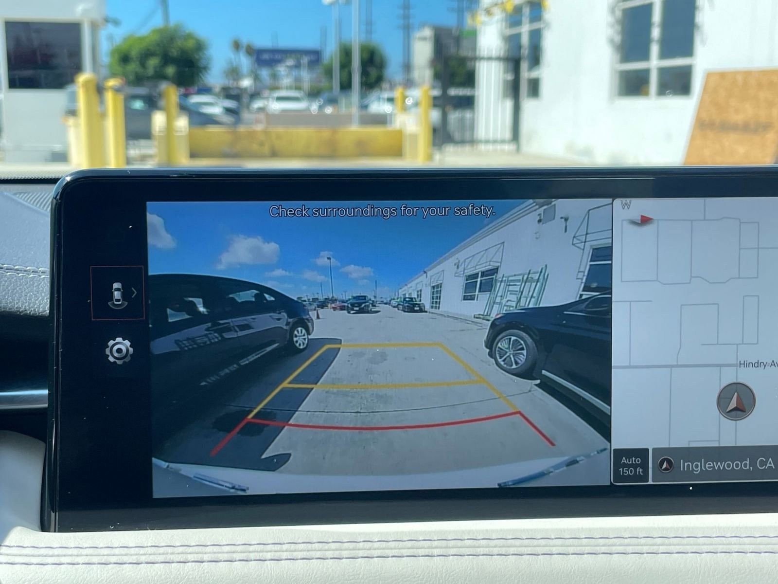 Used 2025 Genesis G70 2.5T image 17