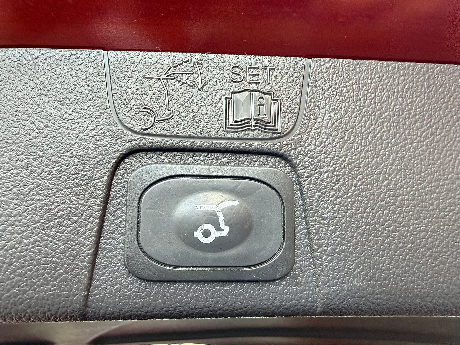 Used 2017 Ford C-MAX Energi SE w/ Equipment Group 401A image 29