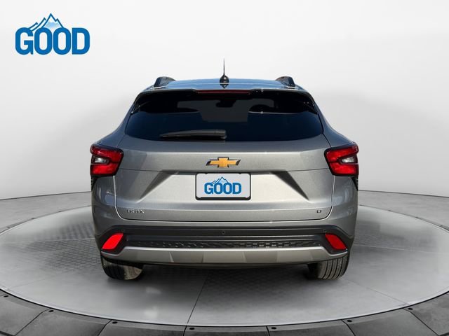 Used 2025 Chevrolet Trax LT w/ Driver Confidence Package image 4