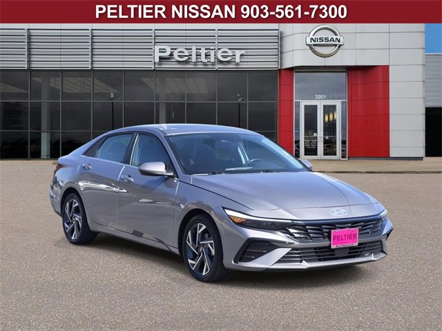 Used 2025 Hyundai Elantra SEL image 1