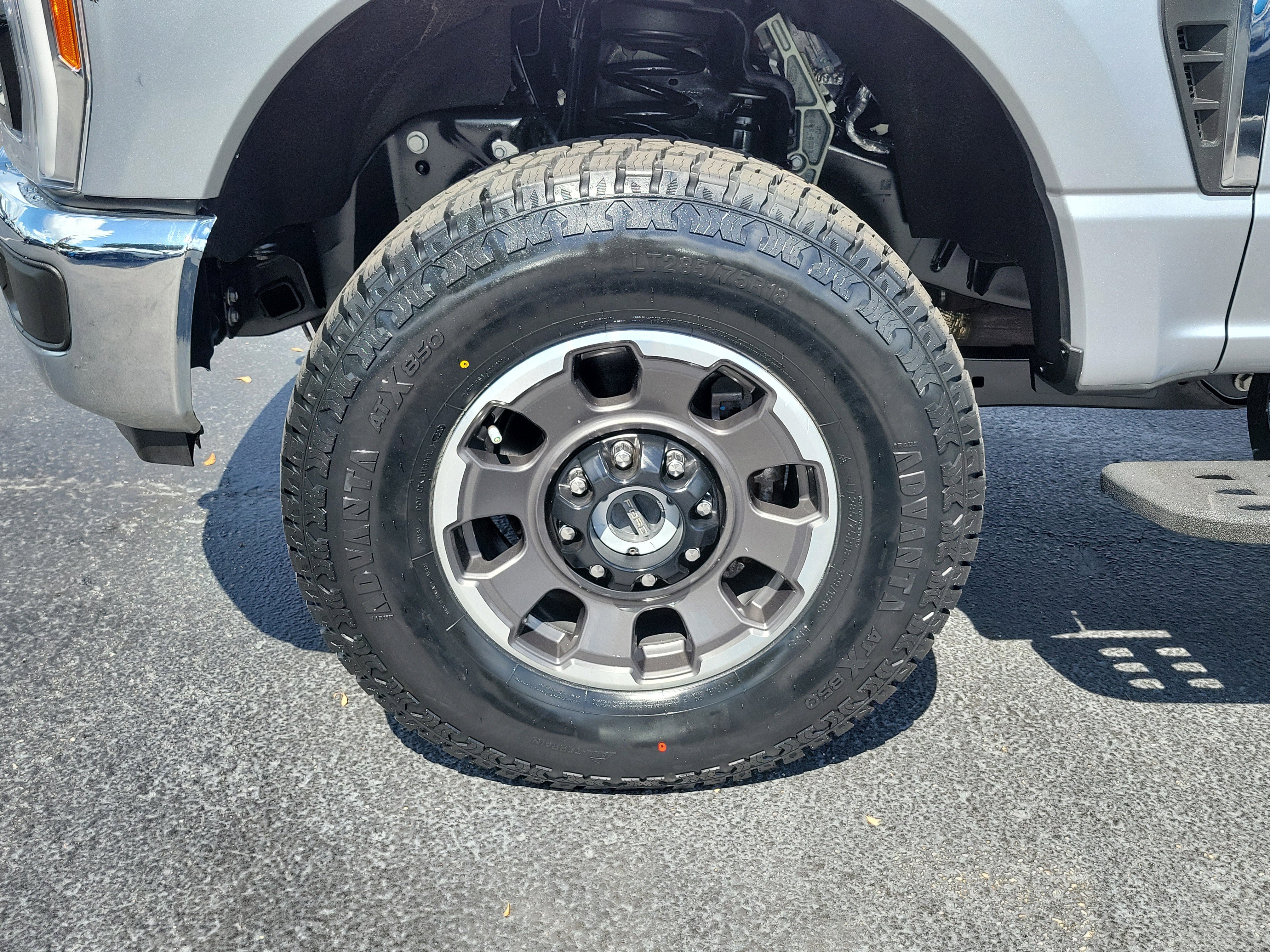 Certified 2023 Ford F250 Lariat w/ Tremor Off-Road Package AWD/4WD image 5