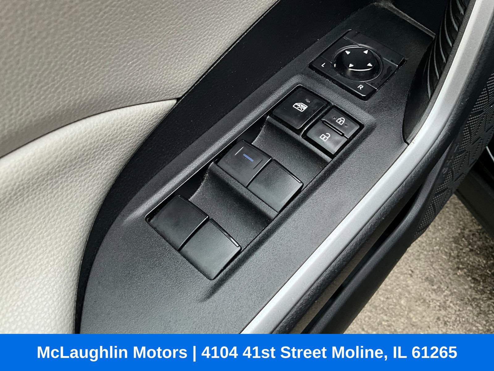 Used 2021 Toyota RAV4 XLE w/ XLE Grade Weather Package image 25