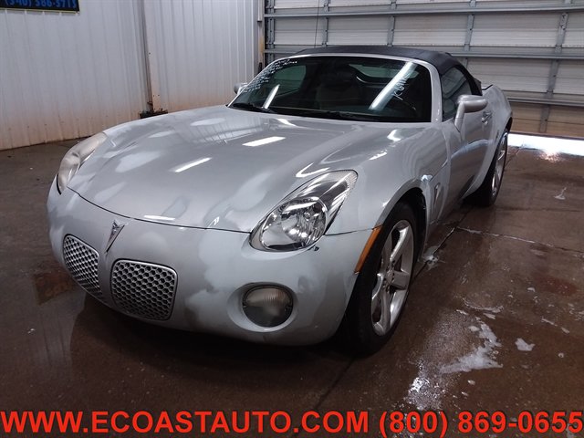 Used 2007 Pontiac Solstice Convertible w/ Premium Package RWD image 4