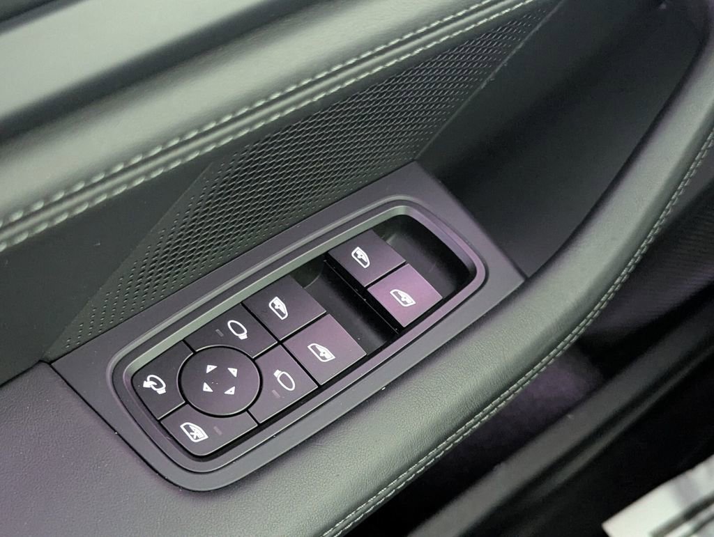 Used 2024 Porsche Taycan 4S image 14