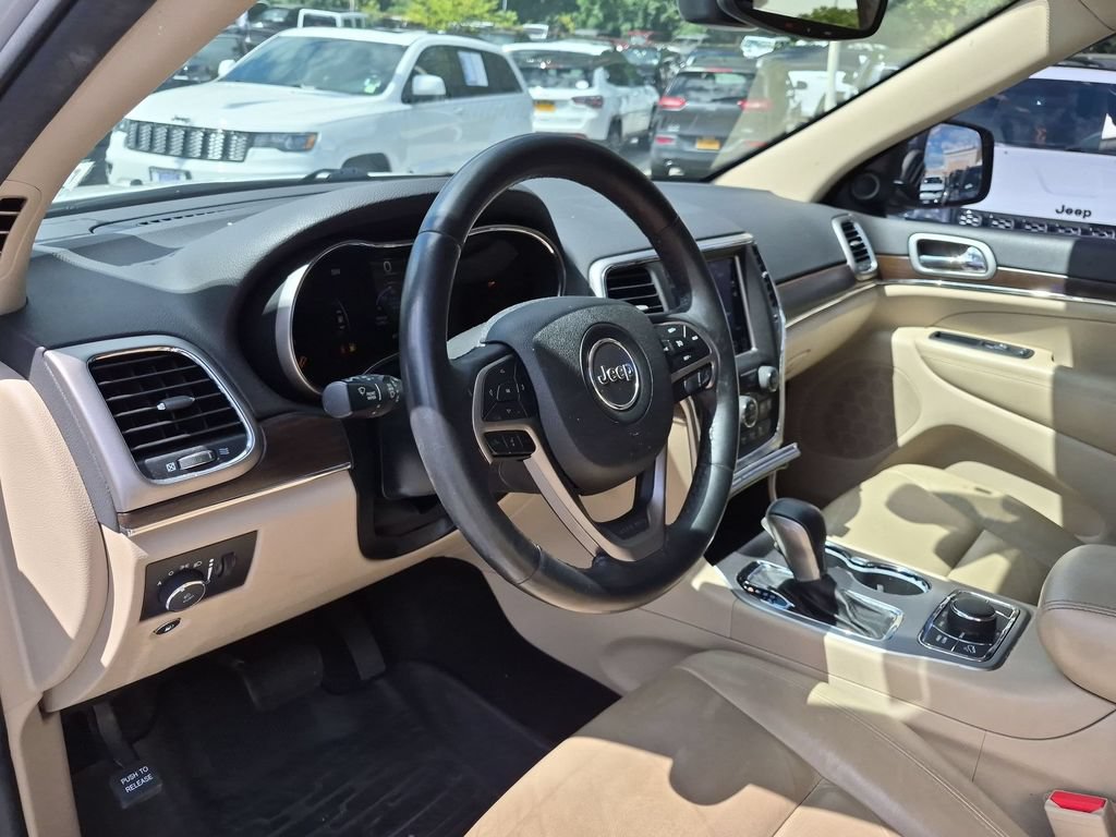 Used 2018 Jeep Grand Cherokee Limited AWD/4WD image 13