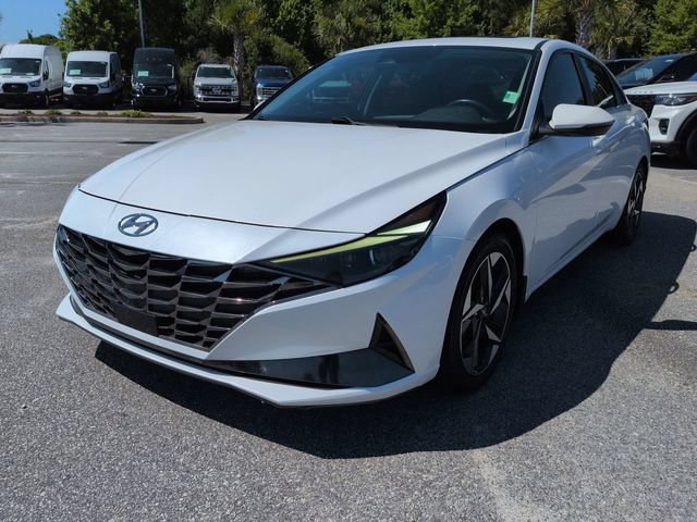 Used 2022 Hyundai Elantra Limited w/ Preferred Accessory Package FWD image 8