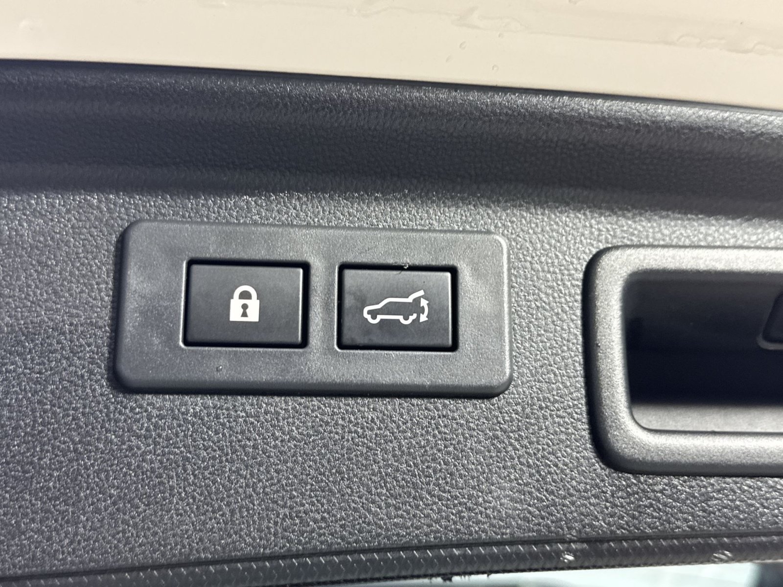 Used 2022 Subaru Forester Premium AWD/4WD image 39