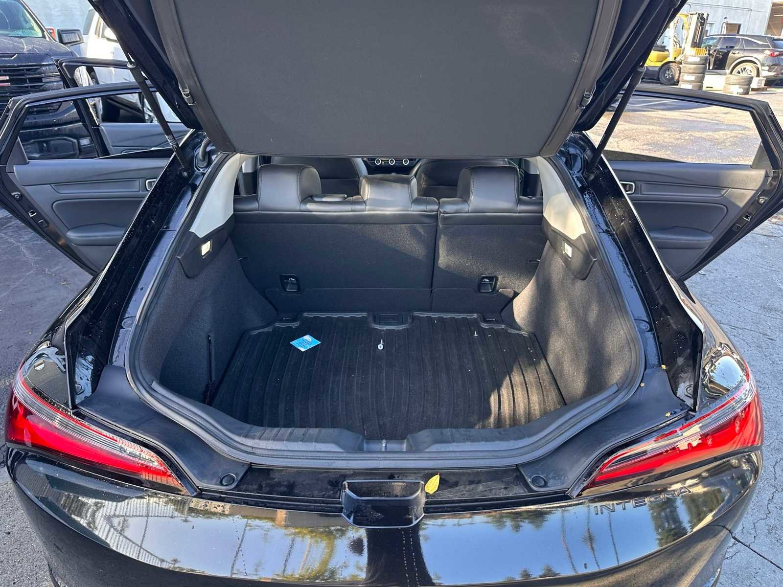 Used 2023 Acura Integra image 10