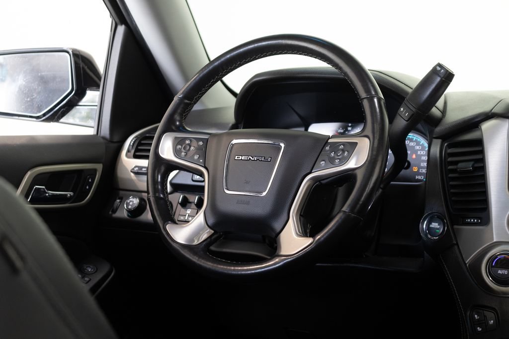 Used 2020 GMC Yukon Denali w/ Denali Ultimate Package AWD/4WD image 30