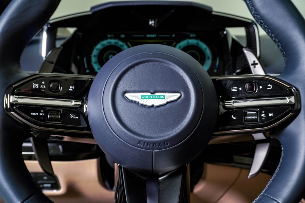 Used 2026 Aston Martin V8 Vantage Roadster RWD image 27