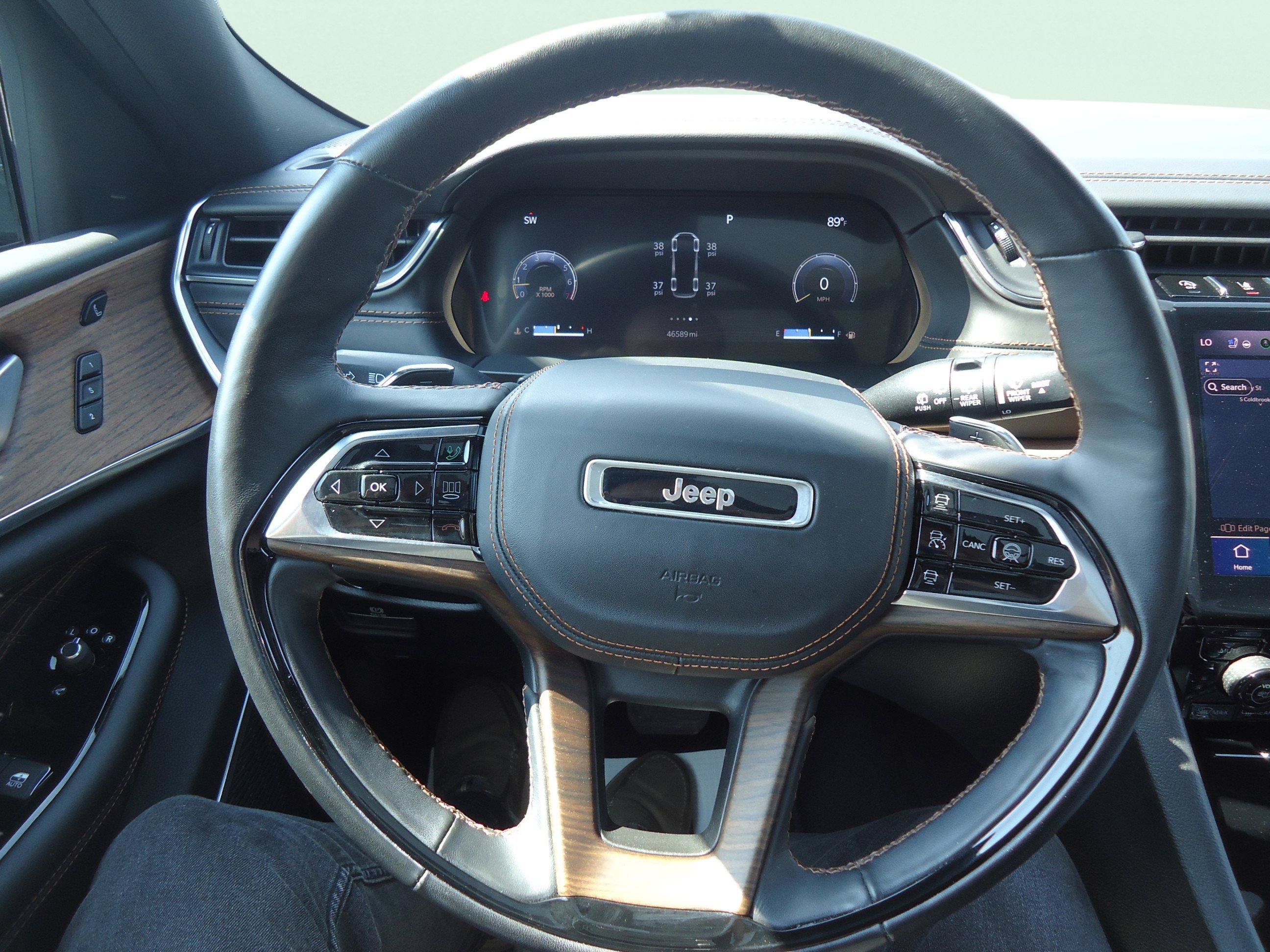 Used 2021 Jeep Grand Cherokee L Summit w/ Luxury Tech Group V AWD/4WD image 9