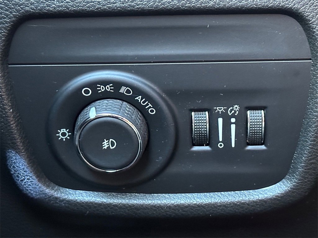 Used 2024 Jeep Grand Cherokee Limited image 29