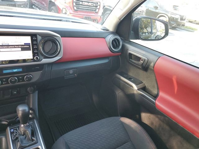 Used 2022 Toyota Tacoma SR5 w/ Technology Package image 15