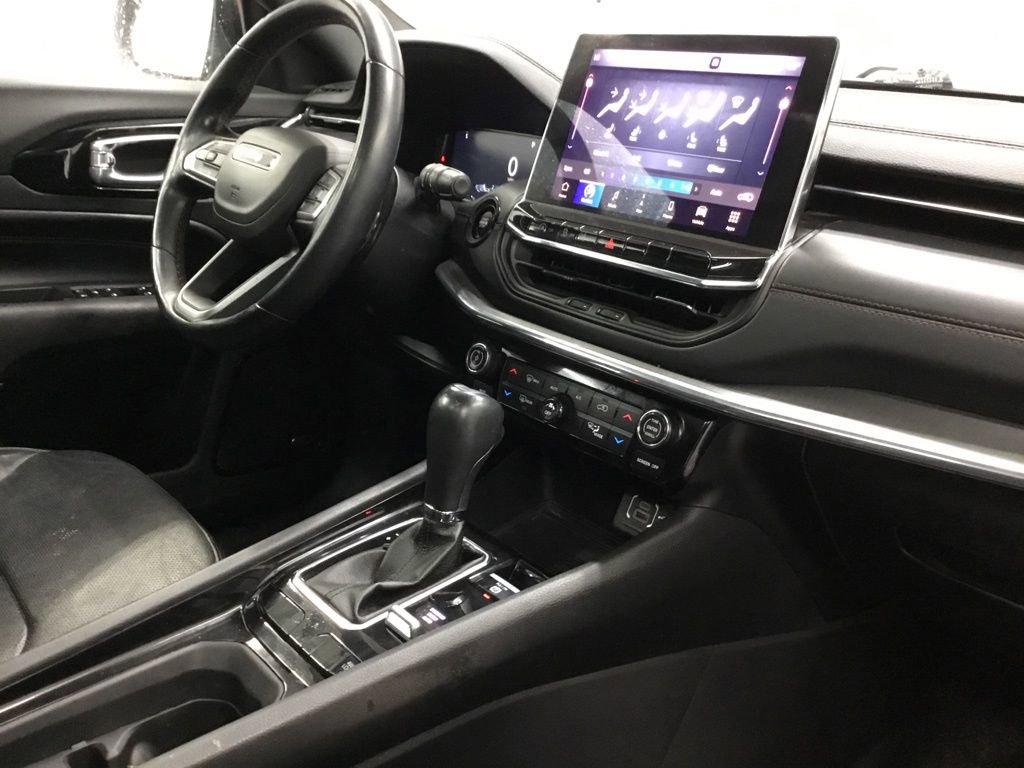 Used 2022 Jeep Compass Limited w/ (RED) Package image 27