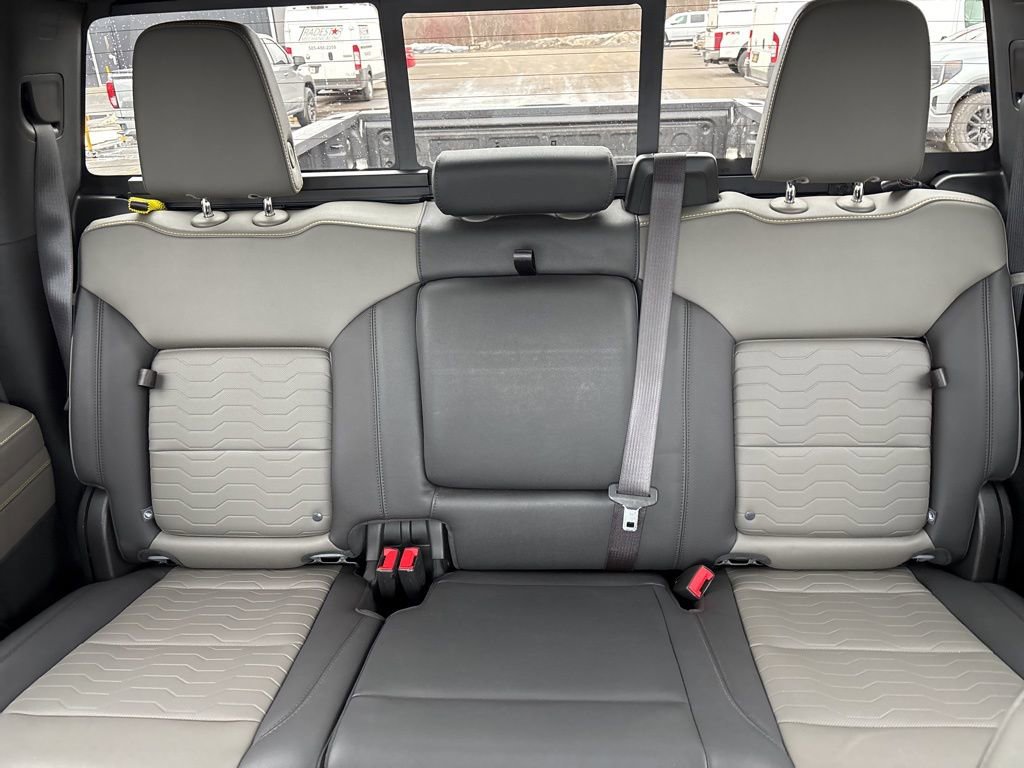 Used 2024 Chevrolet Silverado 2500 ZR2 w/ Technology Package image 40