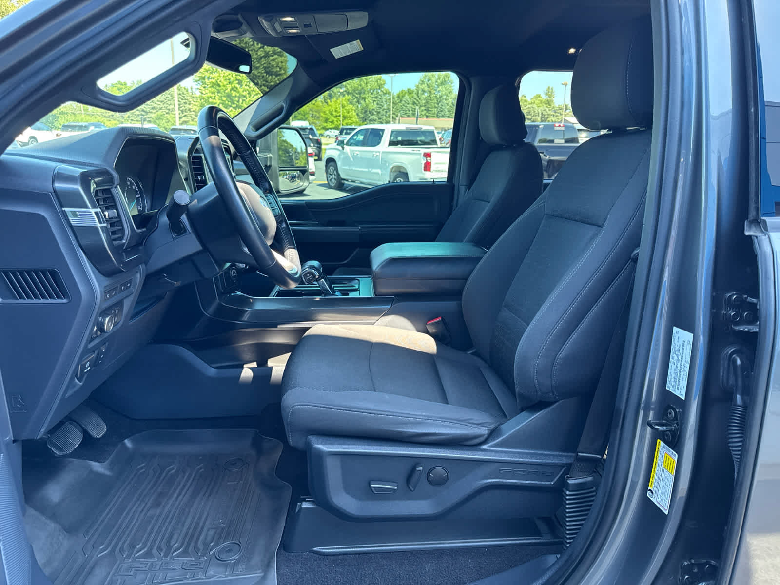 Used 2022 Ford F150 XLT w/ Equipment Group 302A High AWD/4WD image 19