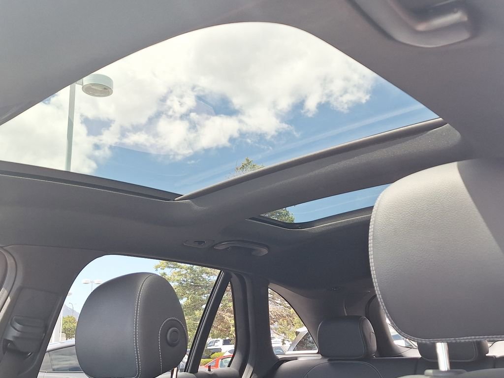 Used 2019 Mercedes-Benz GLC 300 4MATIC w/ Premium Package image 23