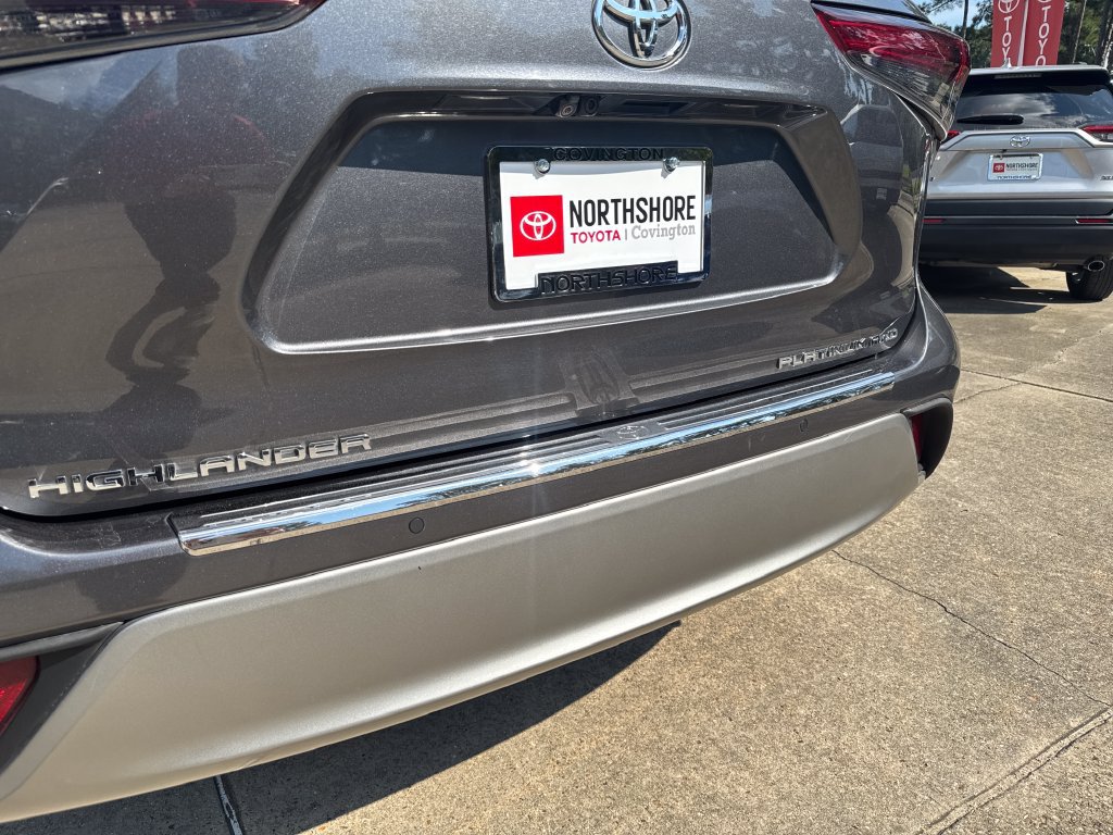 Certified 2021 Toyota Highlander Platinum AWD/4WD image 10