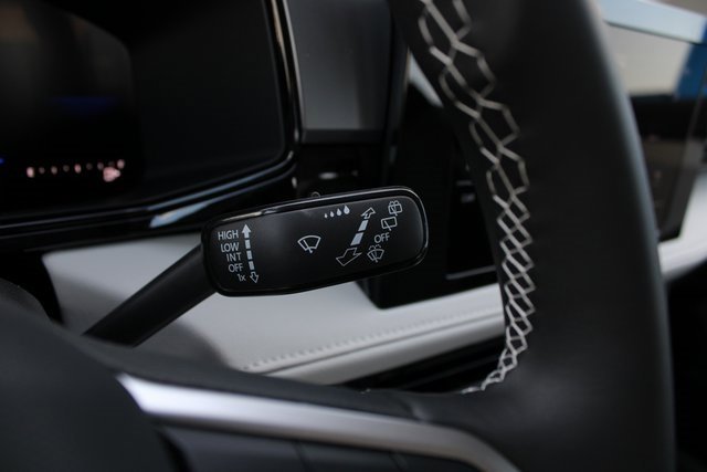 New 2025 Volkswagen Taos S image 10