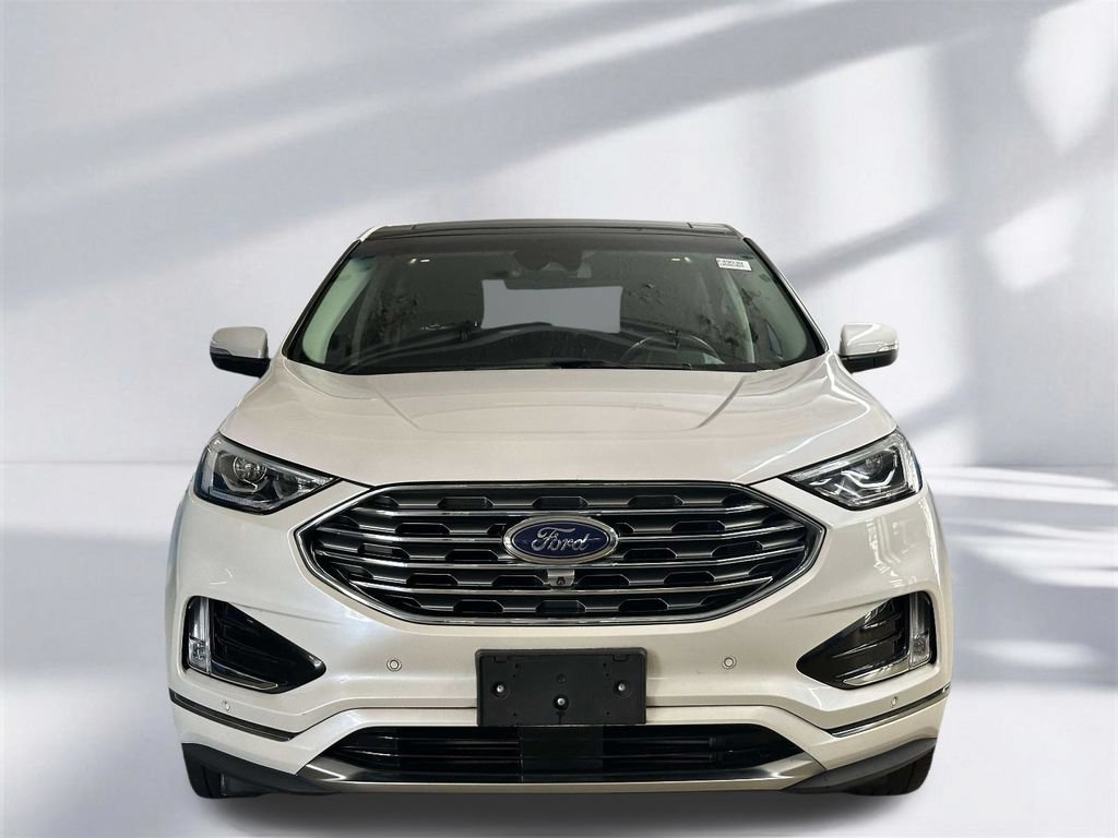 Used 2019 Ford Edge Titanium w/ Equipment Group 301A AWD/4WD image 36