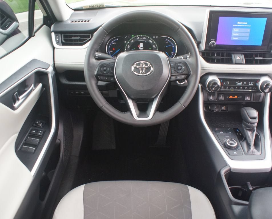Used 2025 Toyota RAV4 XLE w/ Weather Package AWD/4WD image 5