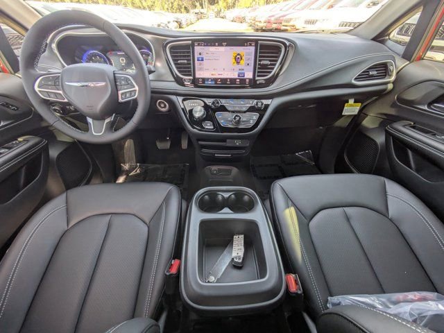 New 2026 Chrysler Pacifica Select FWD image 13