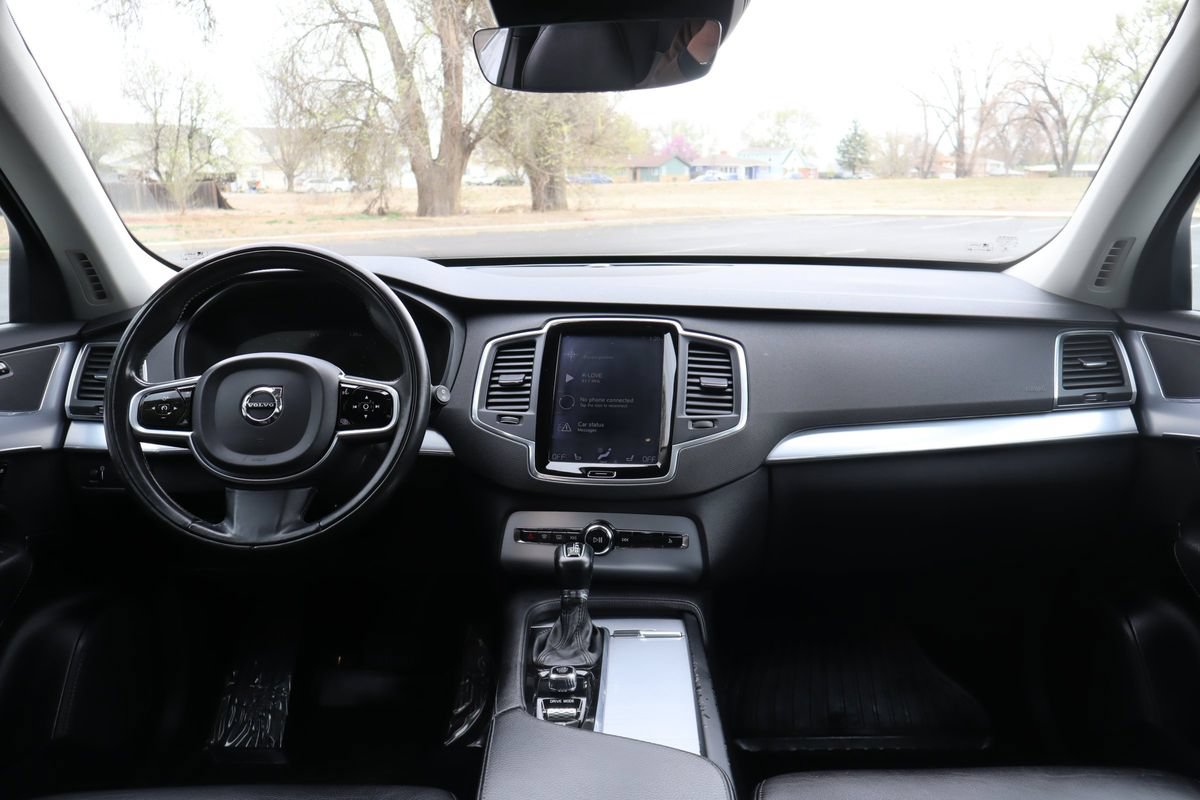 Used 2018 Volvo XC90 T6 Momentum w/ Convenience Package AWD/4WD image 16