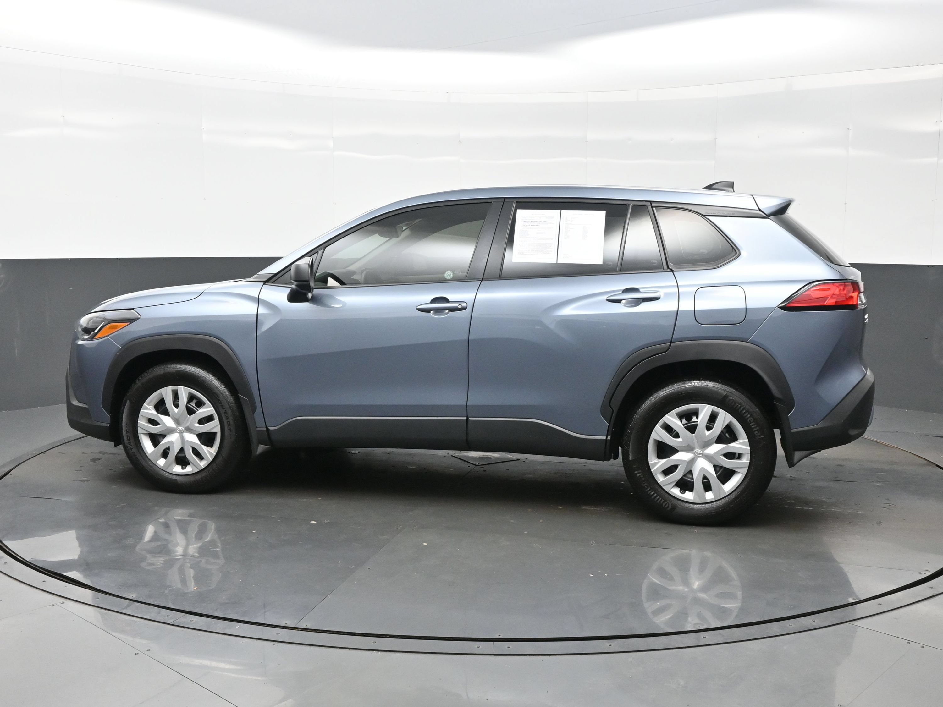 Used 2024 Toyota Corolla Cross L FWD image 3