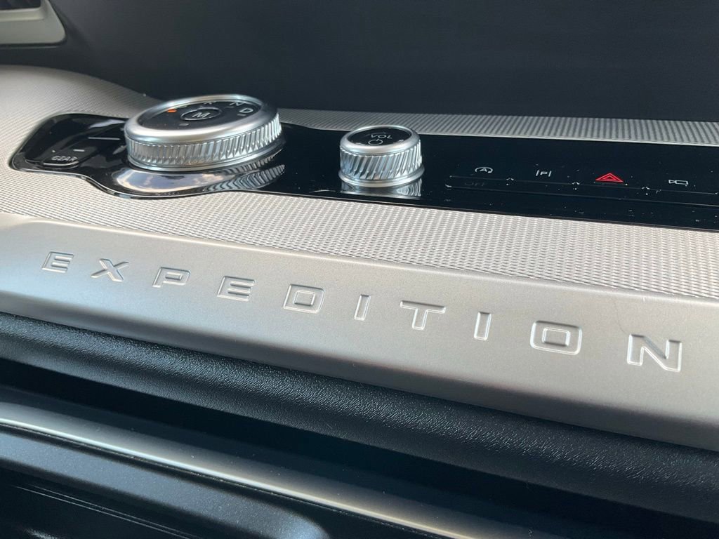 Used 2025 Ford Expedition Max Active AWD/4WD image 49