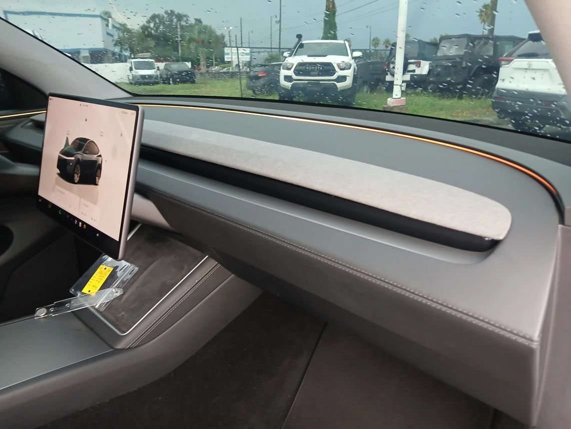 Used 2026 Tesla Model Y Long Range AWD/4WD image 13