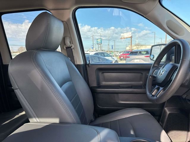 Used 2018 RAM 1500 Tradesman w/ Chrome Appearance Group image 15