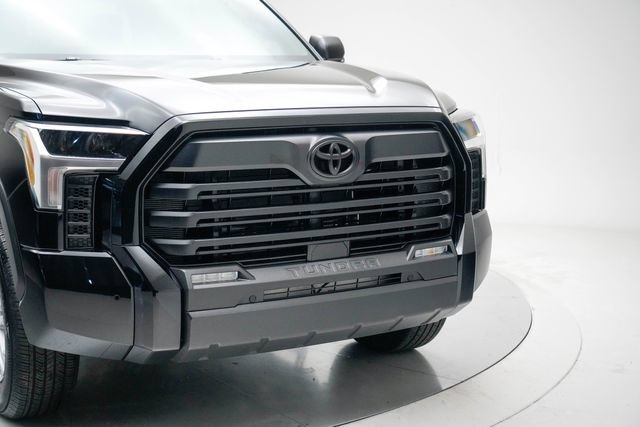 Used 2025 Toyota Tundra SR5 w/ SR5 Convenience Package AWD/4WD image 17