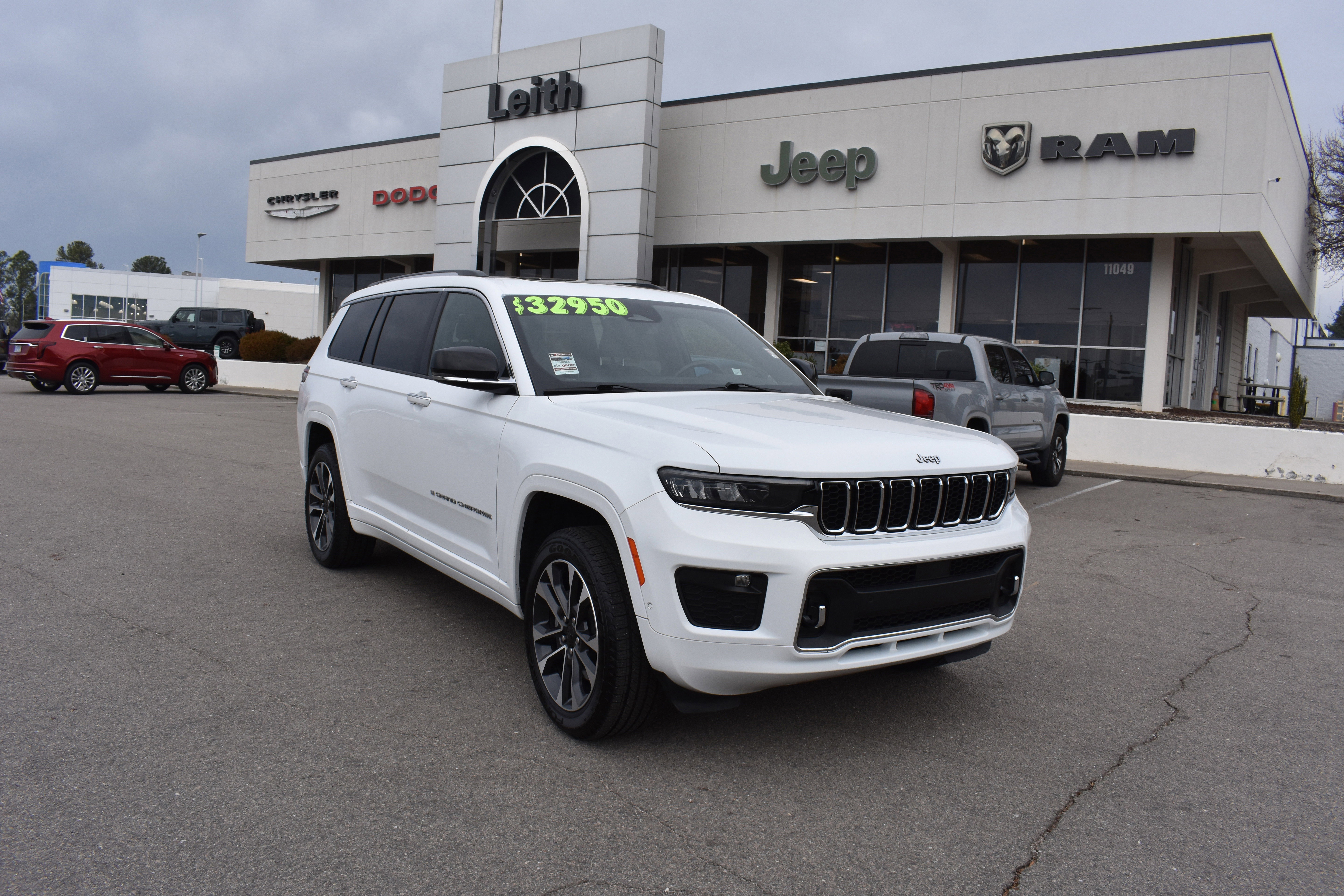 Used 2021 Jeep Grand Cherokee L Overland w/ Luxury Tech Group IV image 1