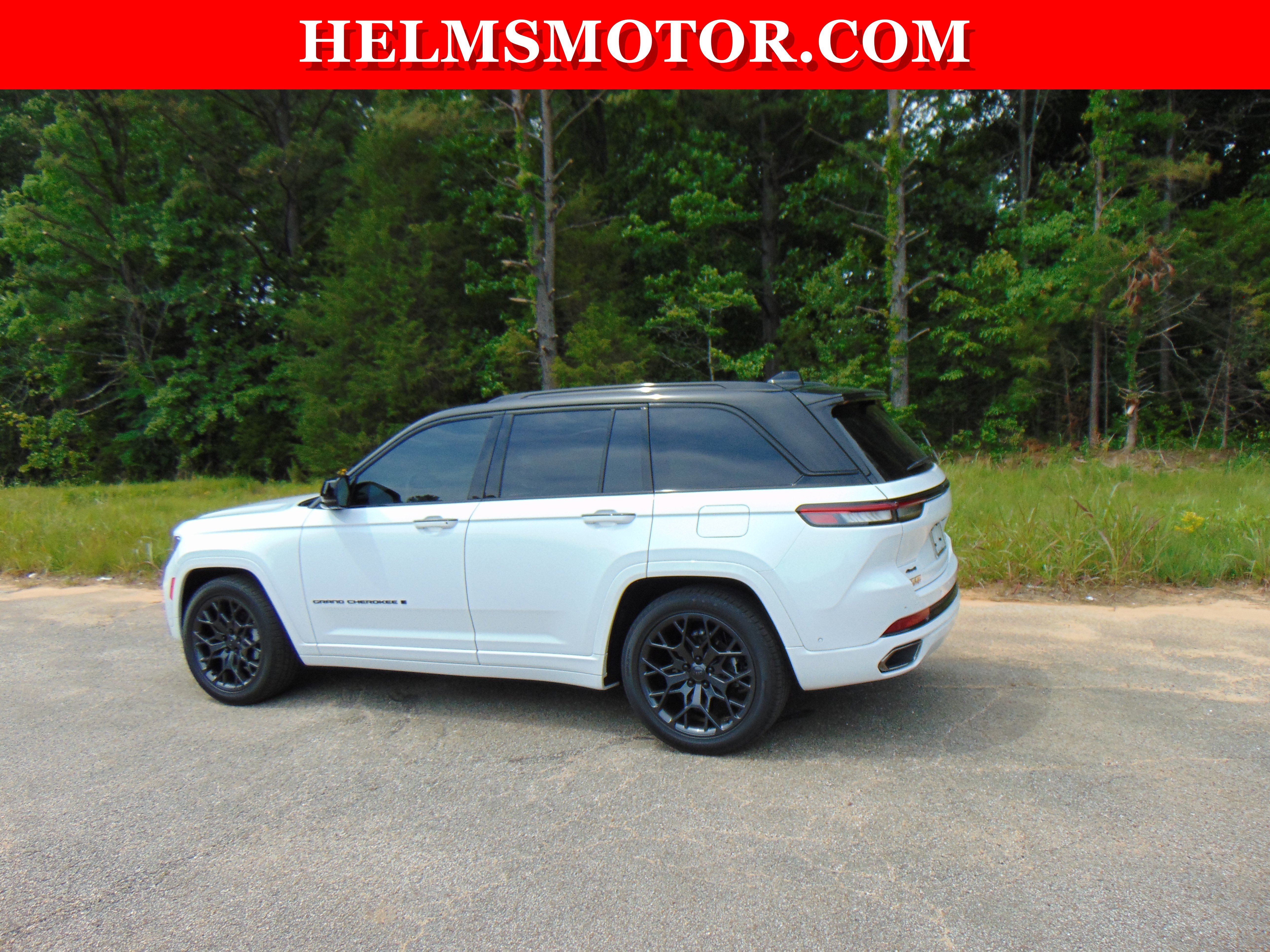 Certified 2025 Jeep Grand Cherokee Summit w/ Adv Protech Group IV AWD/4WD image 7