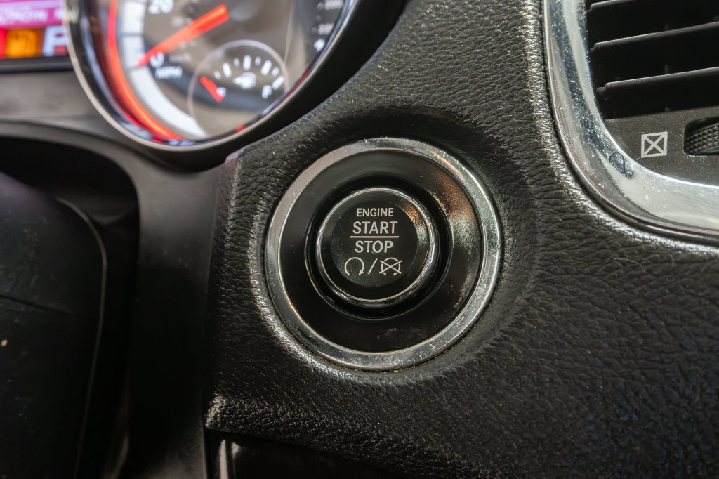 Used 2013 Dodge Durango R/T w/ Technology Group AWD/4WD image 17
