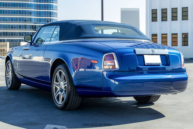 Used 2010 Rolls-Royce Phantom Drophead Coupe RWD image 16