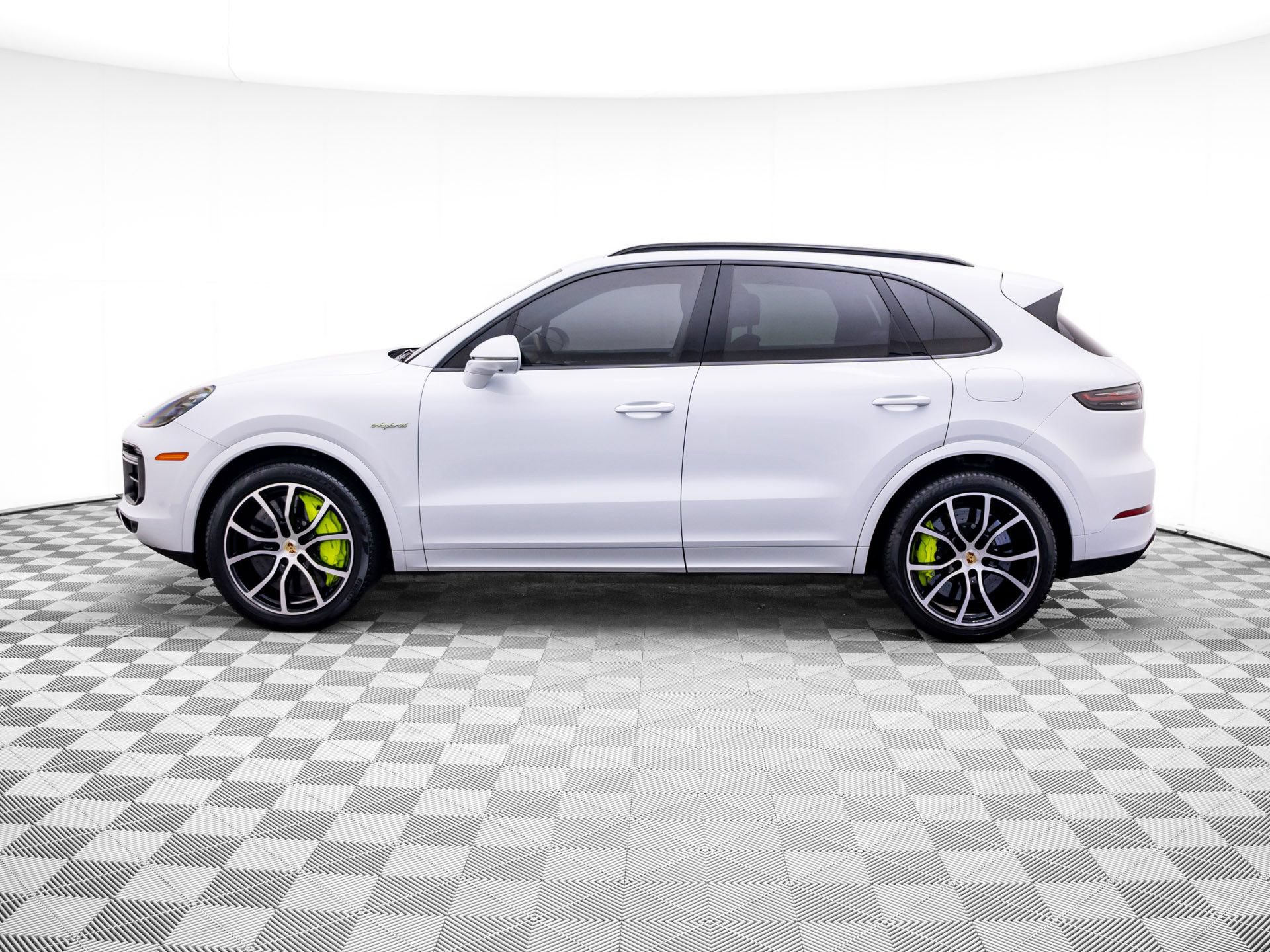 Used 2023 Porsche Cayenne Turbo S w/ Premium Package Plus AWD/4WD video 2