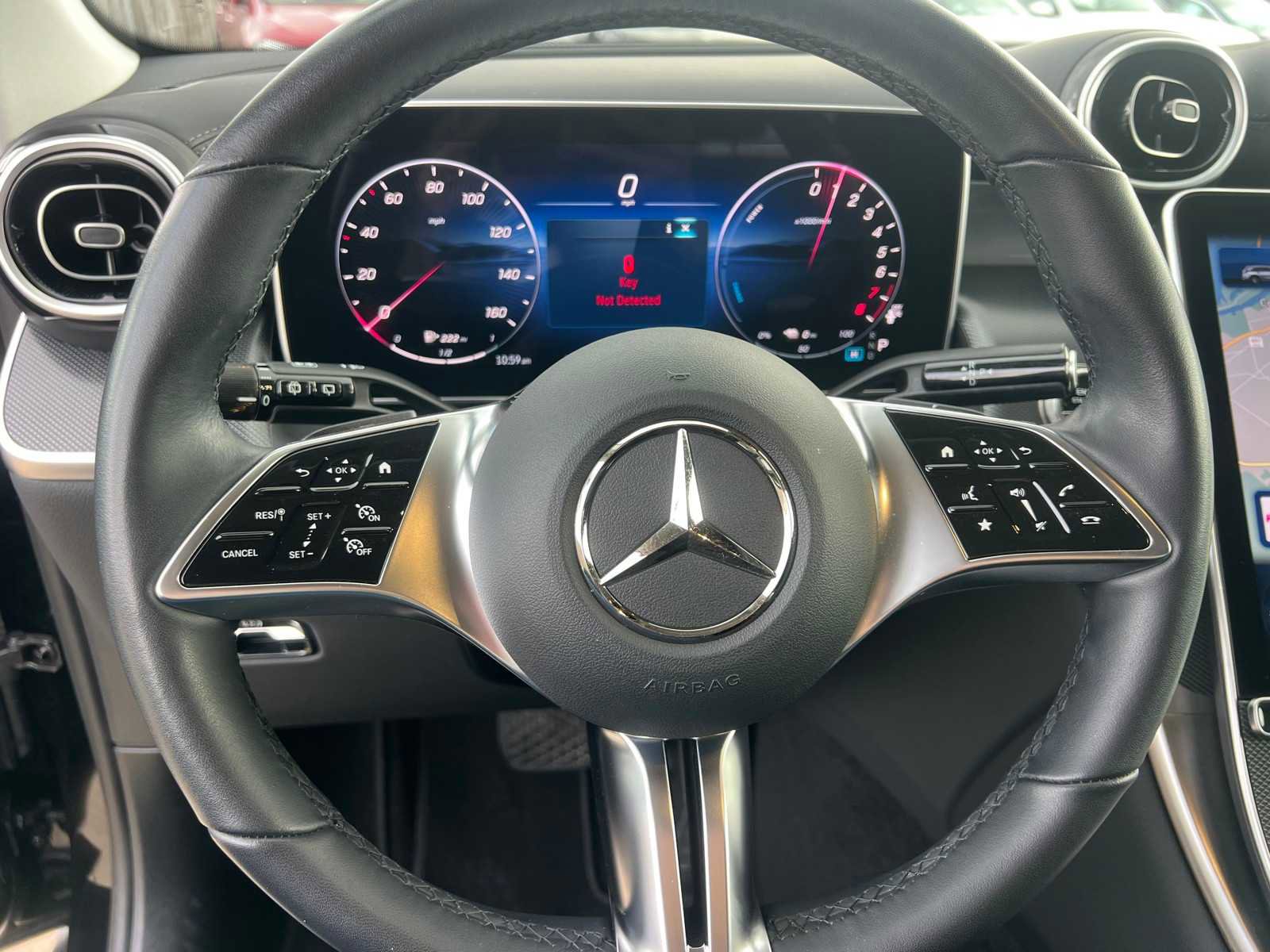 Used 2025 Mercedes-Benz GLC 350e 4MATIC image 16