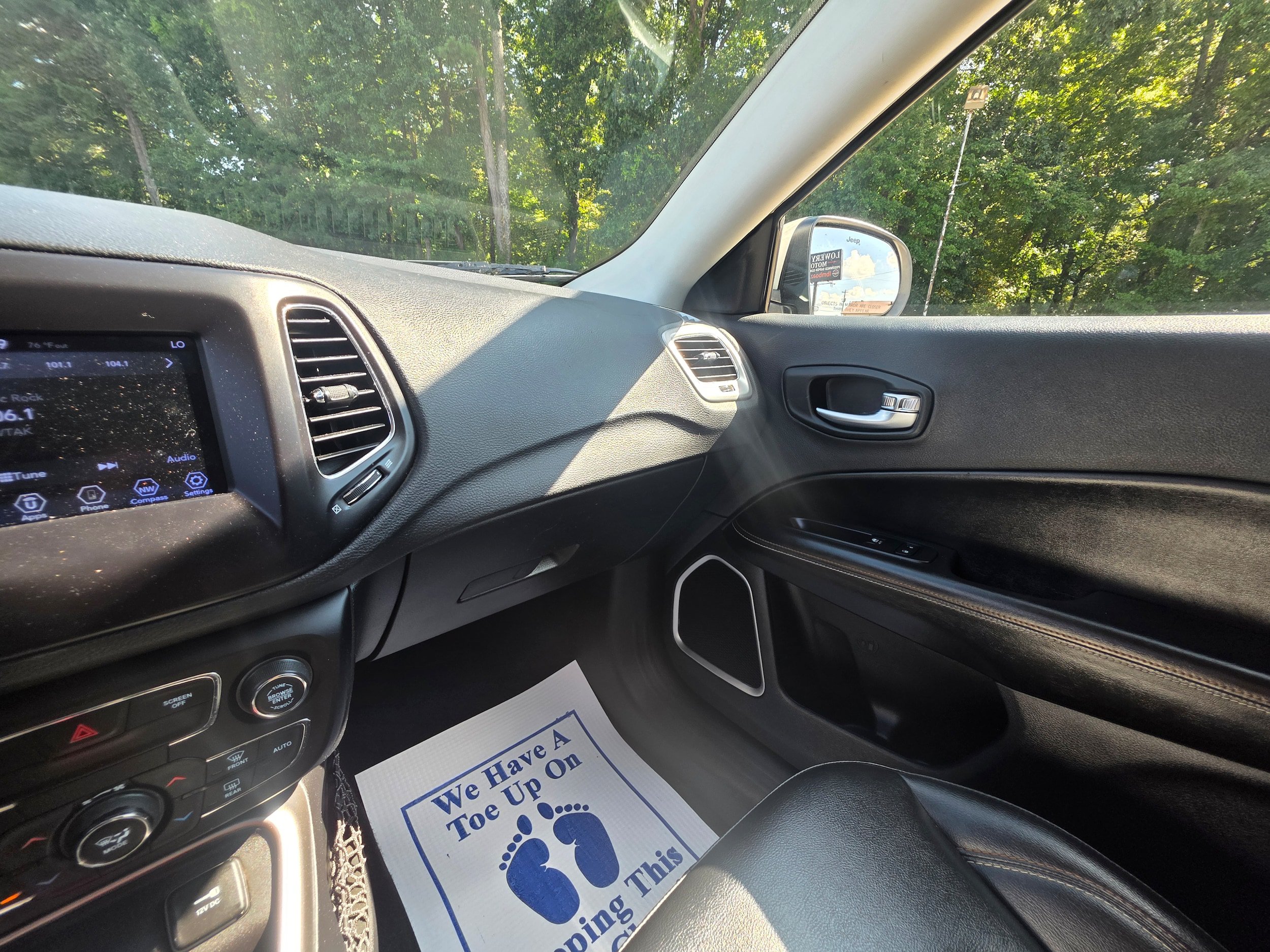 Used 2019 Jeep Compass Latitude FWD image 15