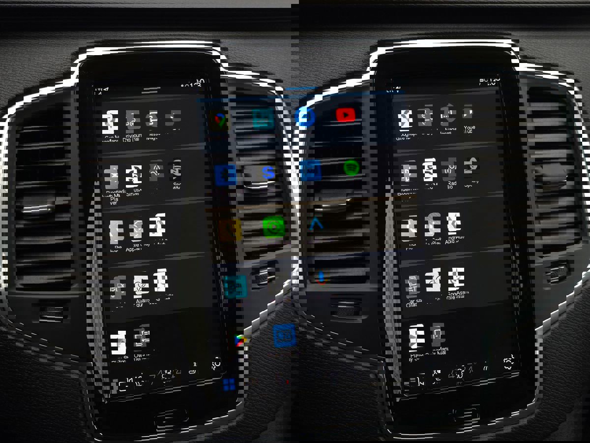 Used 2024 Volvo XC90 B5 Core w/ Climate Package image 40