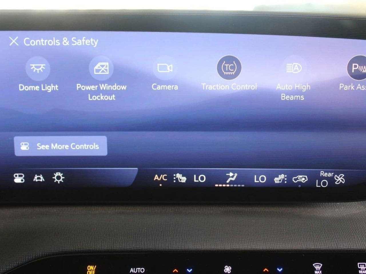 Used 2025 Buick Enclave Sport Touring FWD image 23
