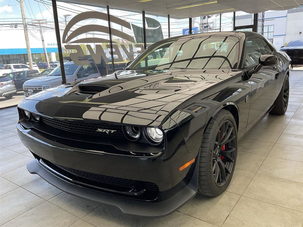 Used 2016 Dodge Challenger SRT Hellcat RWD image 3
