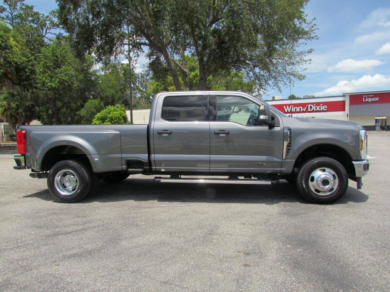 Used 2024 Ford F350 XLT AWD/4WD image 13