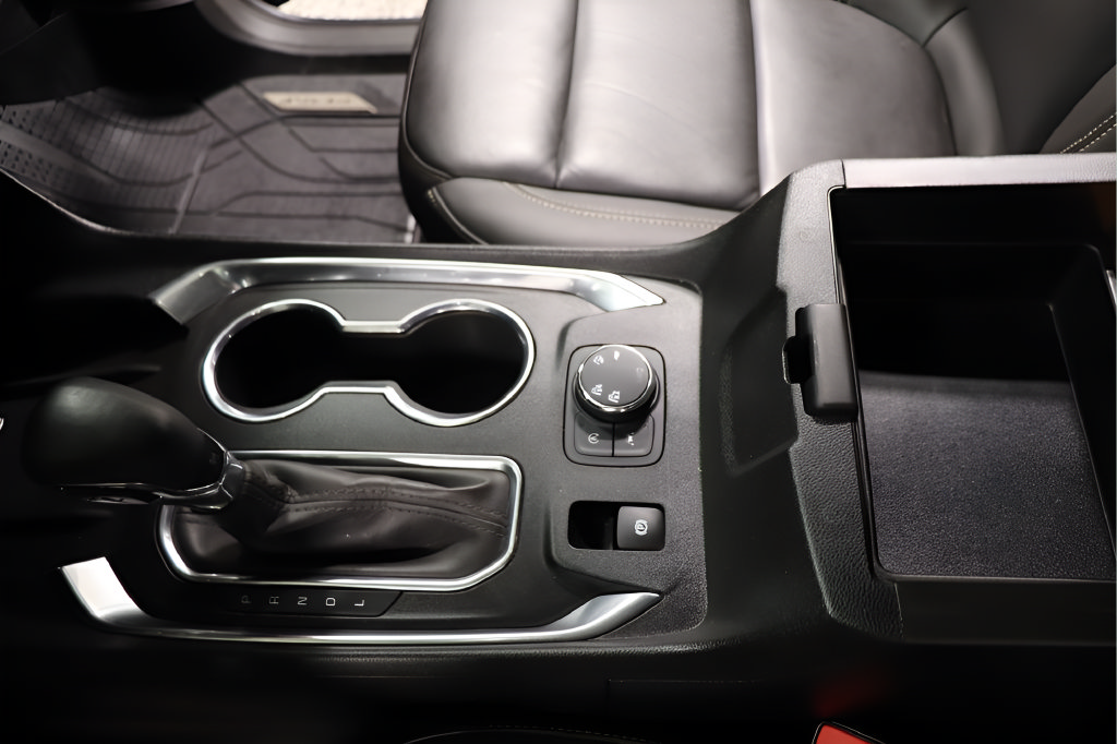Used 2023 Chevrolet Traverse LT w/ LPO, Floor Liner Package AWD/4WD image 18